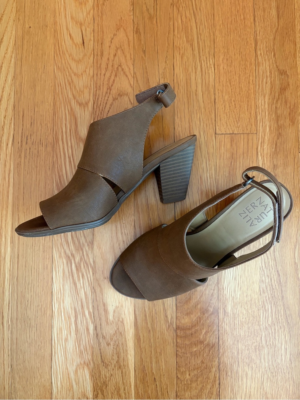 naturalizer brown tatum tan peep-toe block heel sandals